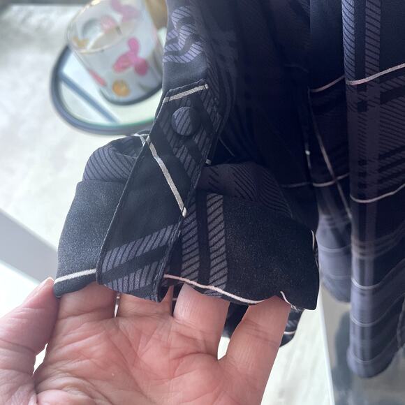 Torrid Harper  Pullover Tab Sleeve Top Sz 3X - Picture 3 of 8